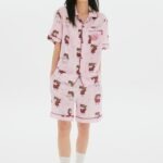 [Crayon Shin-chan] Shin-chan Sleeping Soundly in Short-Sleeve Pajamas (PINK)