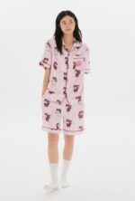 [Crayon Shin-chan] Shin-chan Sleeping Soundly in Short-Sleeve Pajamas (PINK)